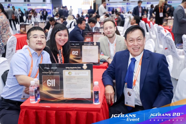 Loongle Shipping 代表在 JCtrans 活动中获奖